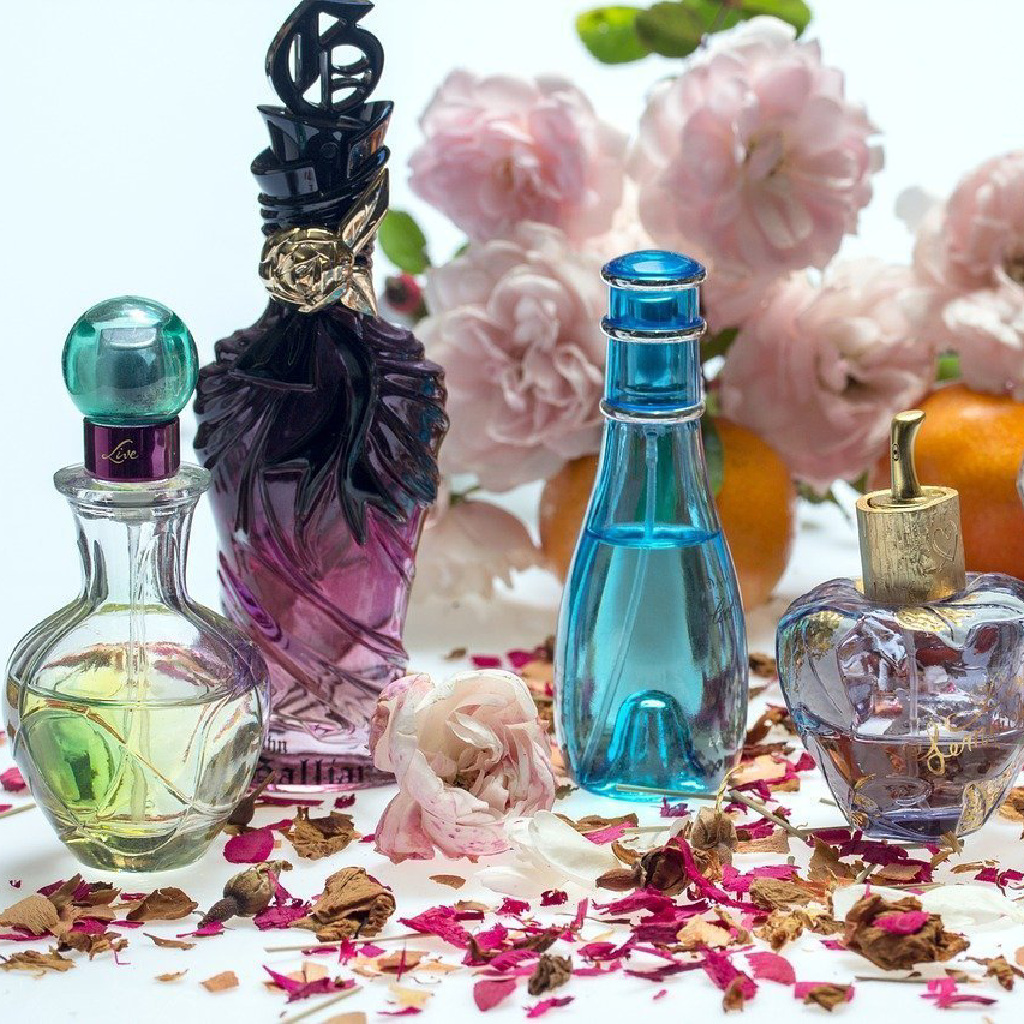 تنوع محصولات در عطر و ادکلون