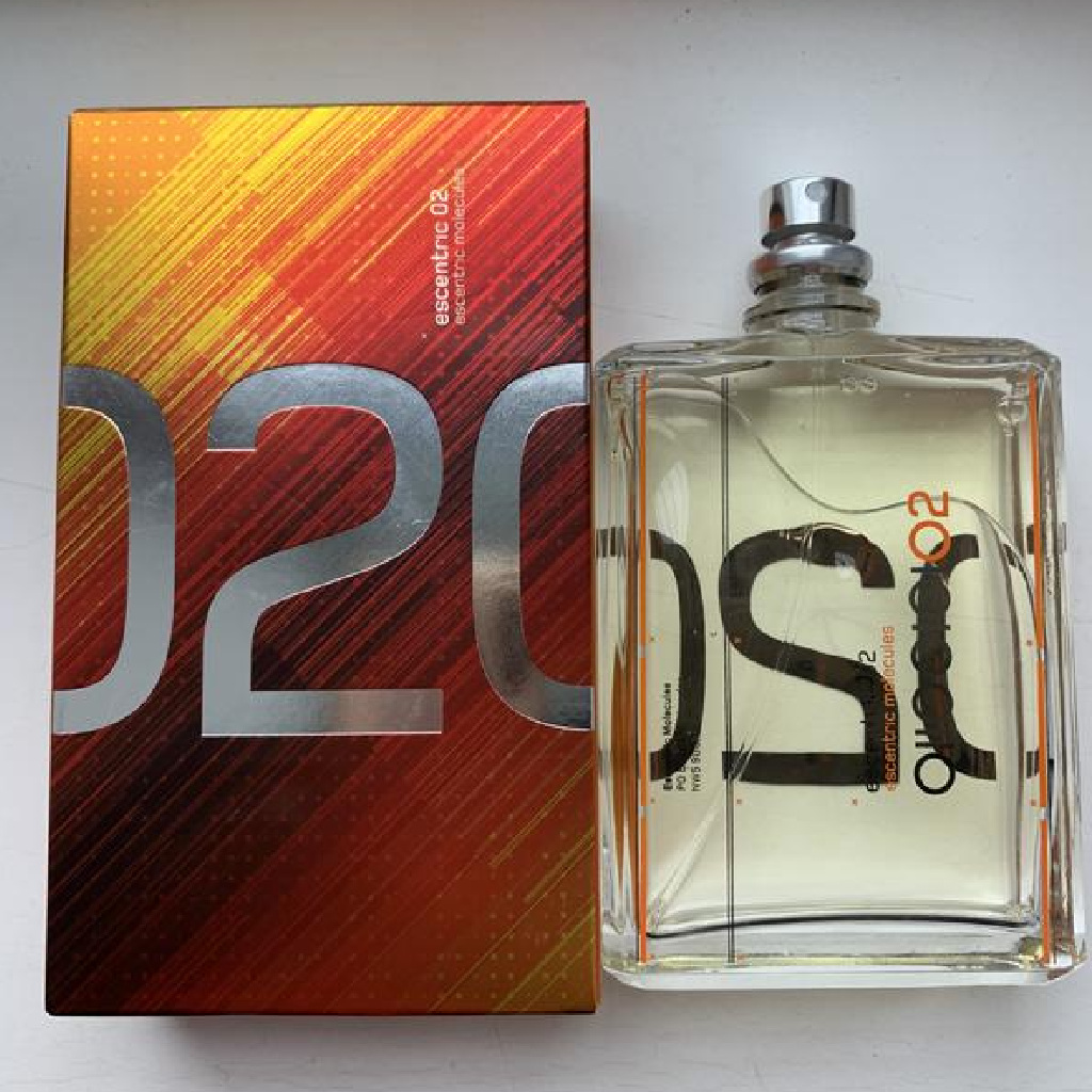 عطر اسنتریک مولکول 02