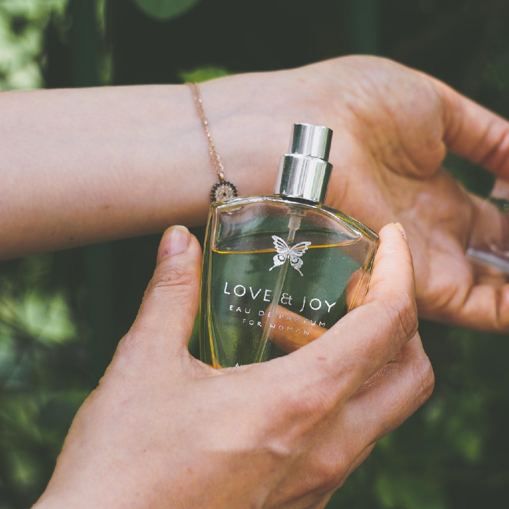 عطر مناسب با ماندگاری بالا 