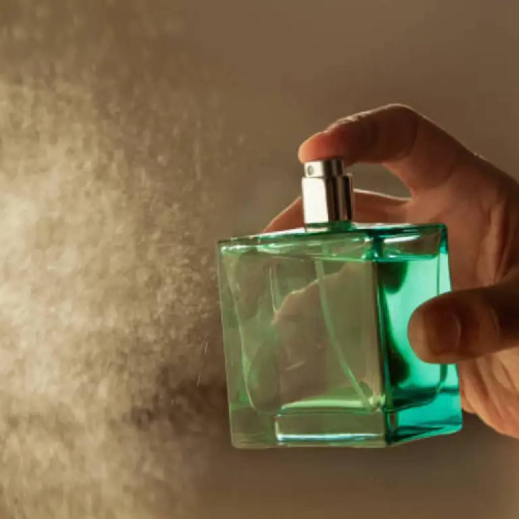 بوی عطر و ادکلن