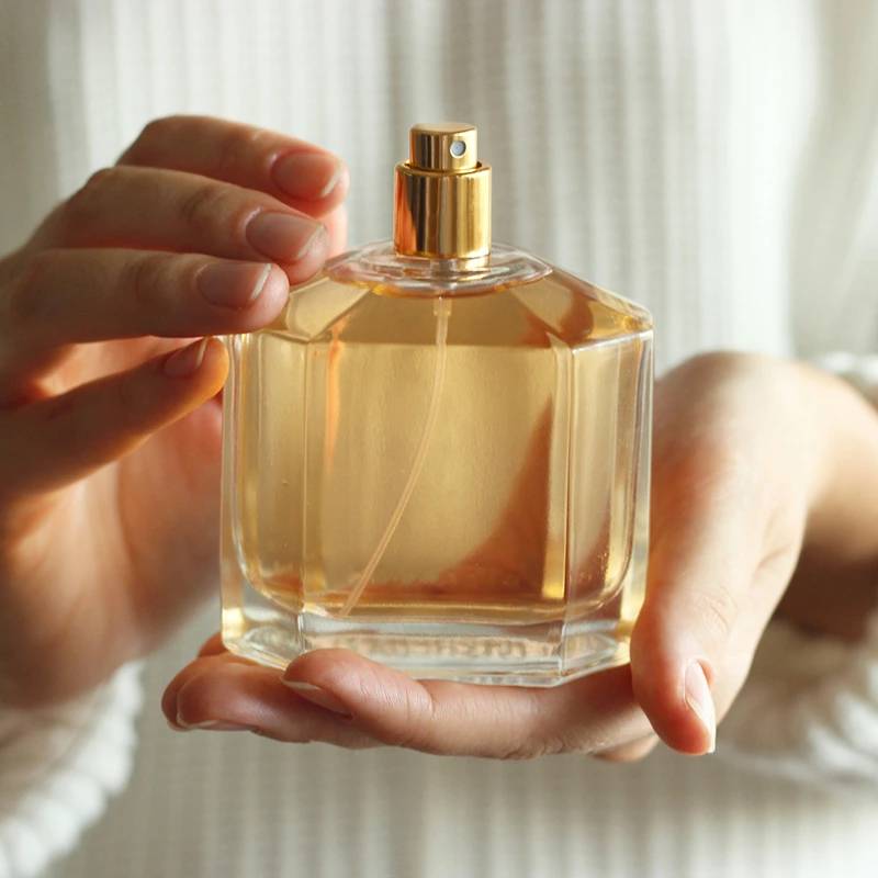 انتخاب عطر مناسب: گرم، سرد، شیرین، تلخ