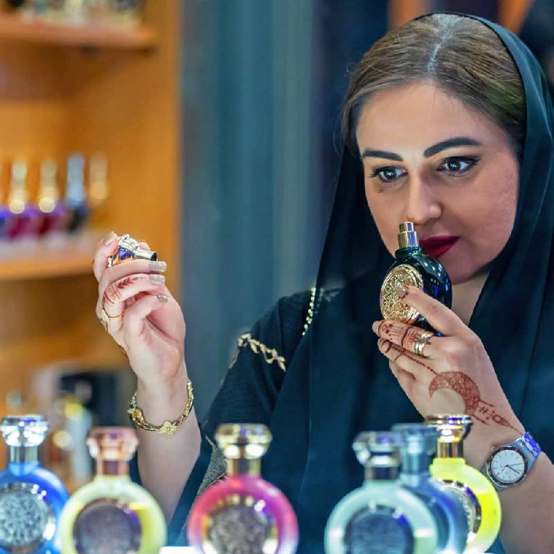 عطرهای اماراتی، با ترکیبی از روش های تولید سنتی و مدرن